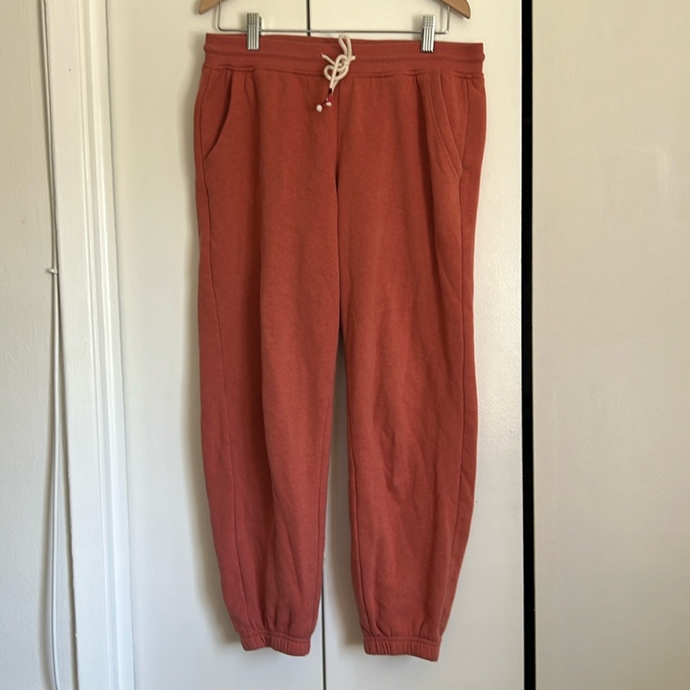 Marine Layer salmon colored joggers